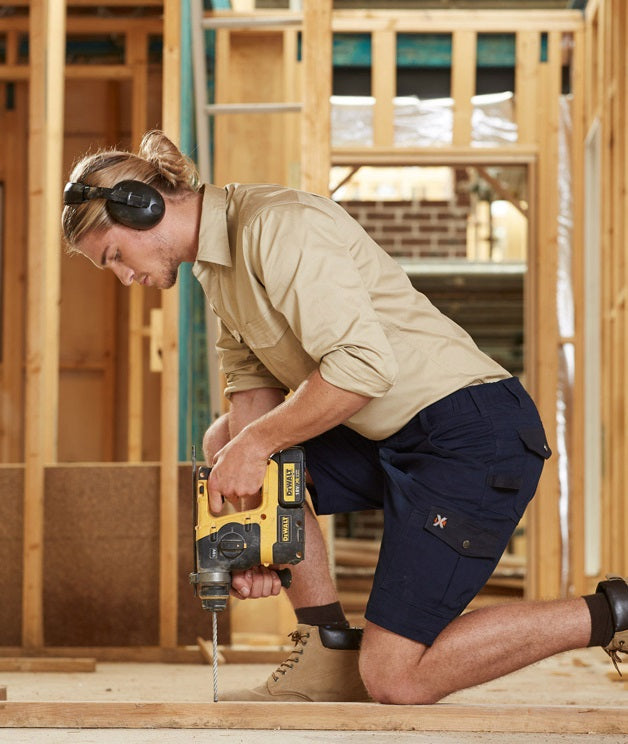 aiw mens stretch cargo work shorts model